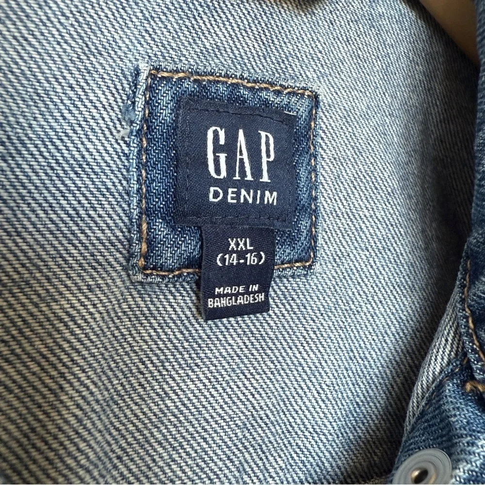 Gap Kids Girl Trucker Denim Jacket Blue Size 14-16 Snap Front Long Sleeve Casual